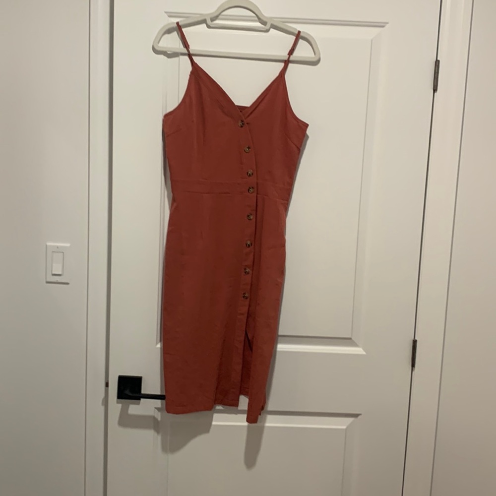 Beautiful lightweight dress size XS but fits more like a S